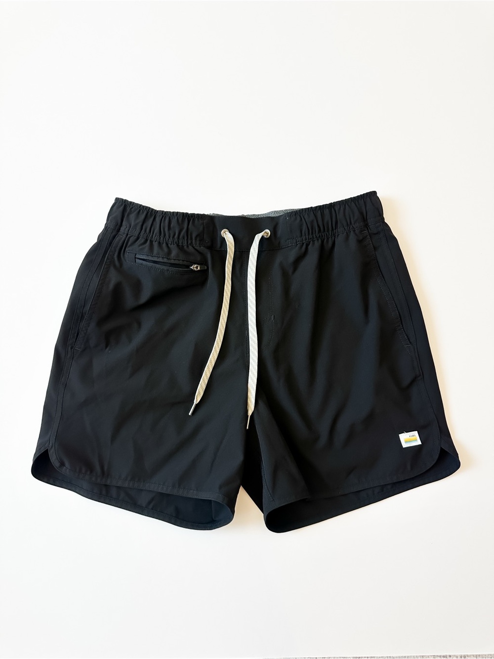 Vuori Black Men’s Bank Athletic Shorts - Size Small